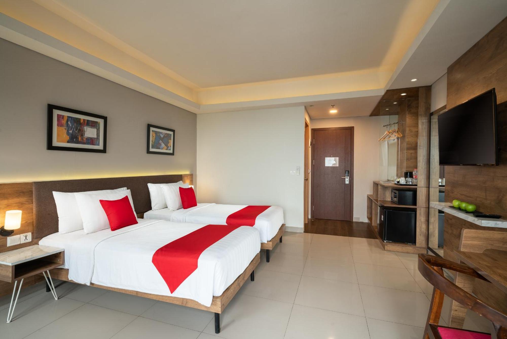 Ramada By Wyndham Serpong Exterior photo