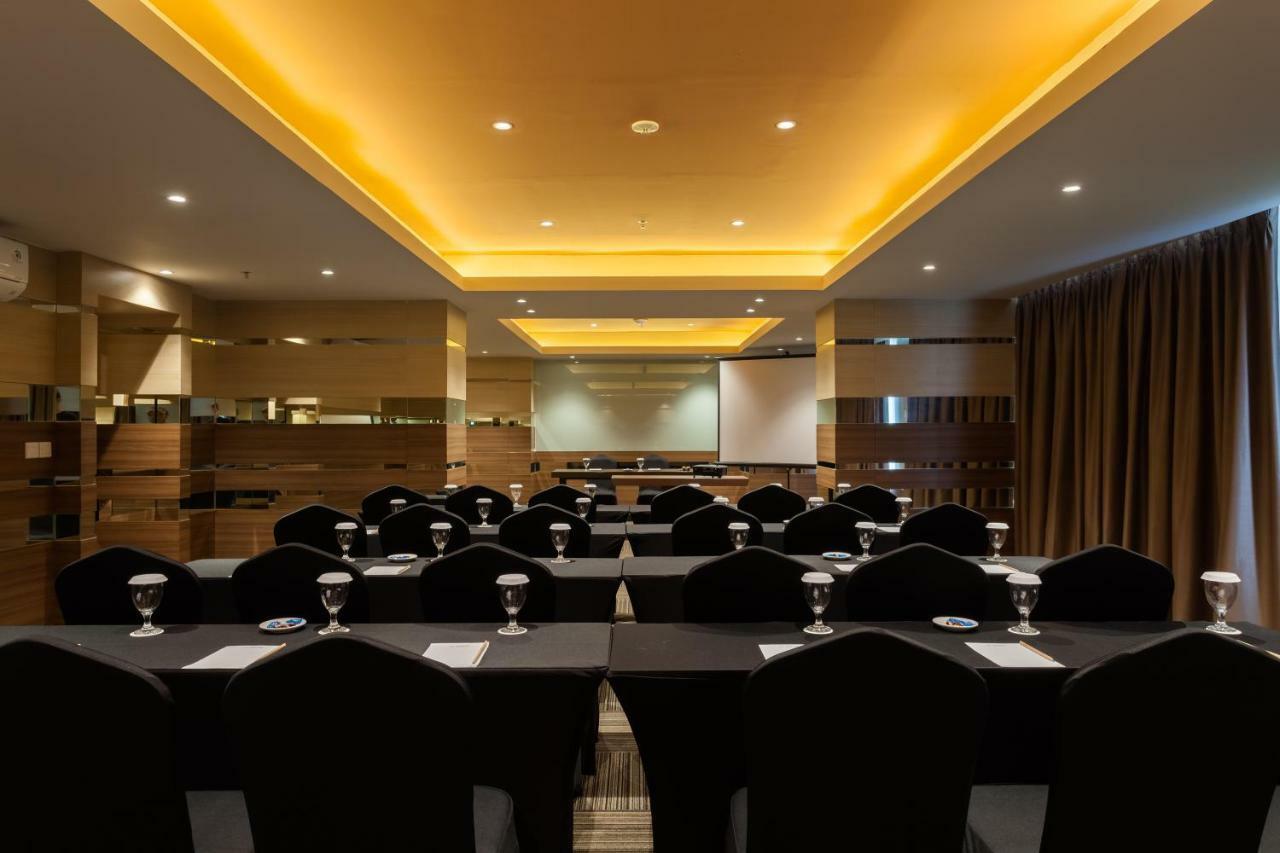 Ramada By Wyndham Serpong Exterior photo