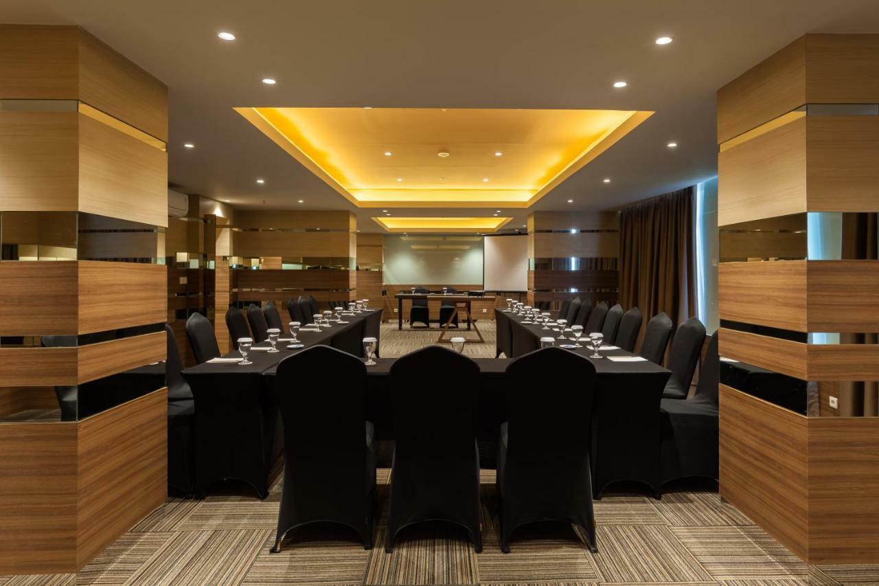 Ramada By Wyndham Serpong Exterior photo